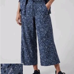 Athleta Women's Blue Patterned Pants